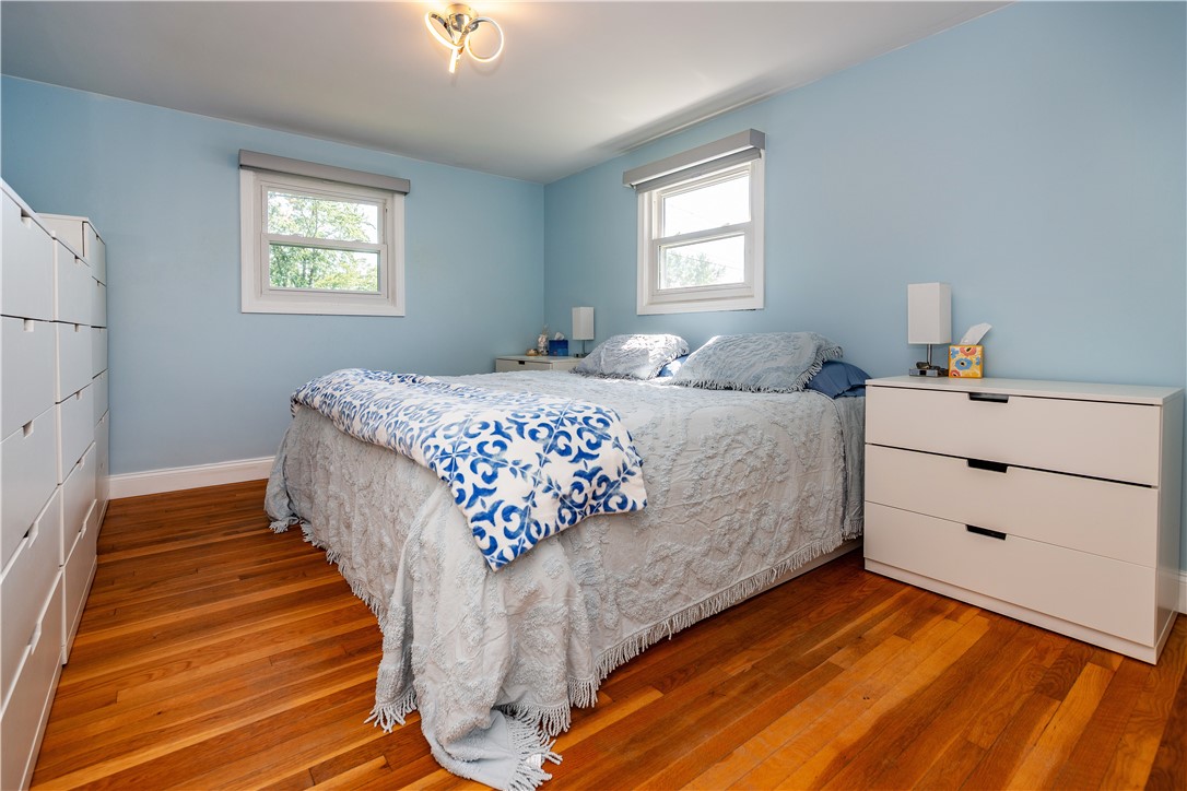 Warwick, Rhode Island 02886, United States, 3 Bedrooms Bedrooms, ,2 BathroomsBathrooms,Residential,Pending,182150