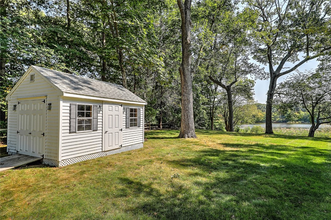 8 Tallwood Drive