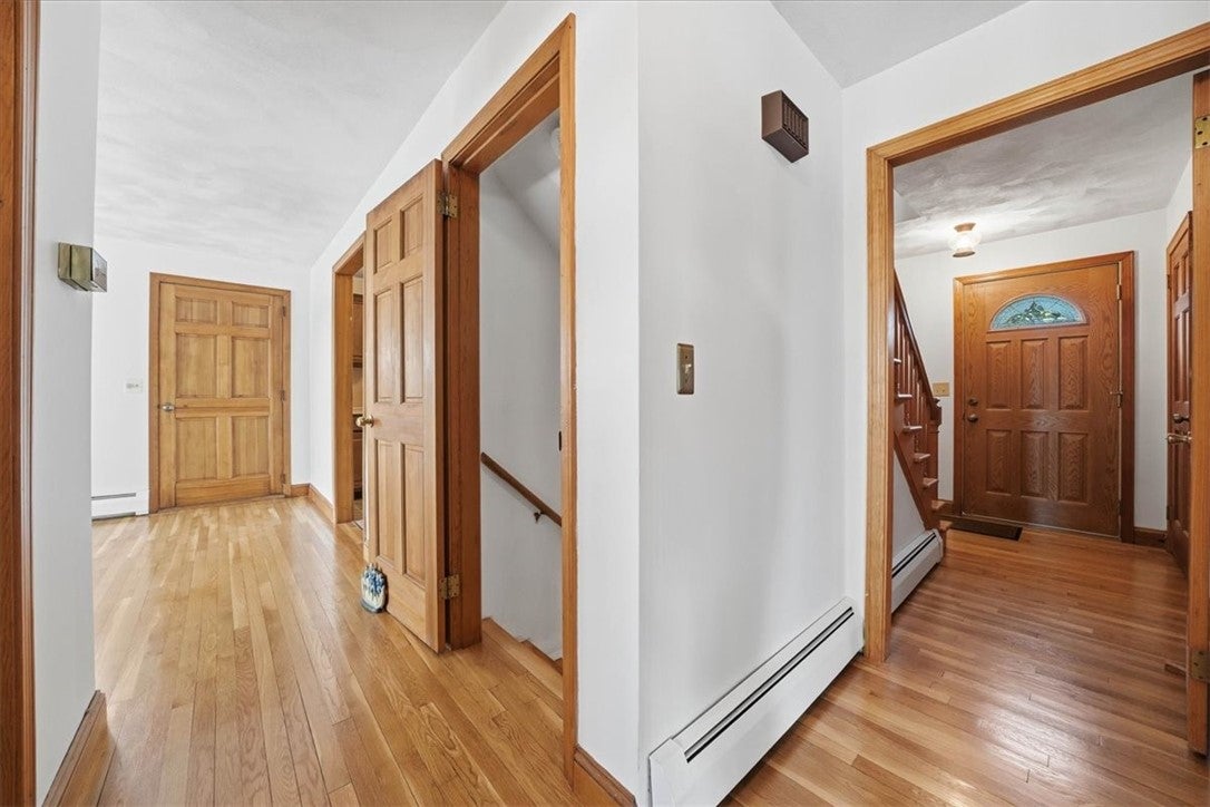 265 Grand View Dr, Warwick, RI, 02886, USA, 3 Bedrooms Bedrooms, ,3 BathroomsBathrooms,Residential,Contingent,265 Grand View Dr,1416484