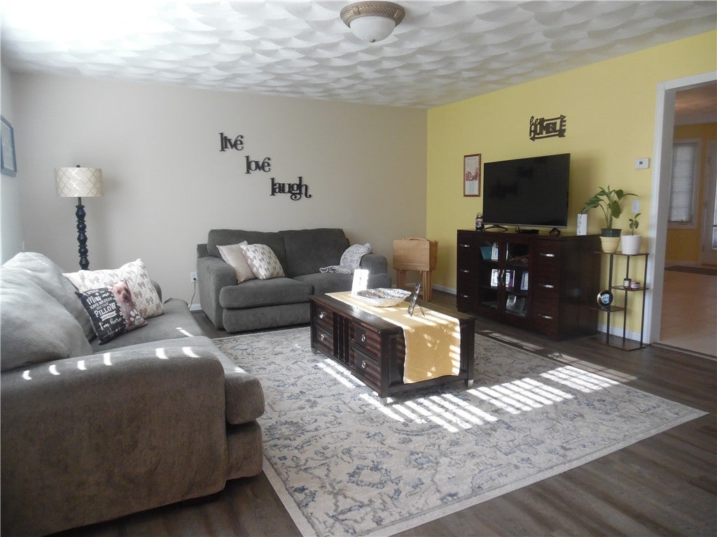 6 Tobie Avenue 6