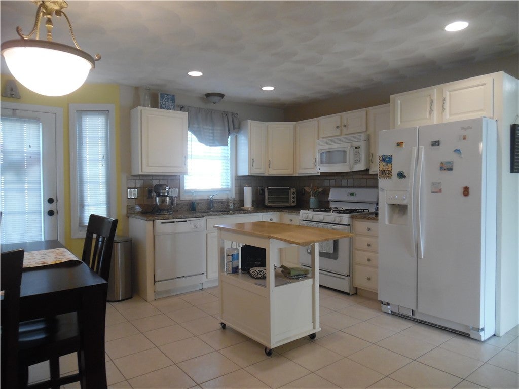 6 Tobie Avenue 6