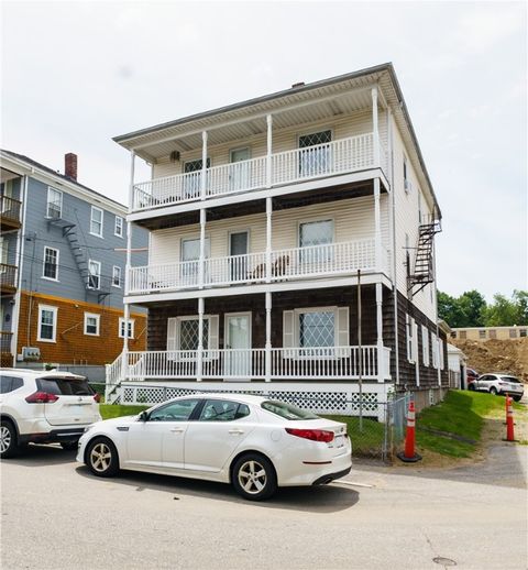 32 Bouvier Avenue 3 Lincoln RI 02838