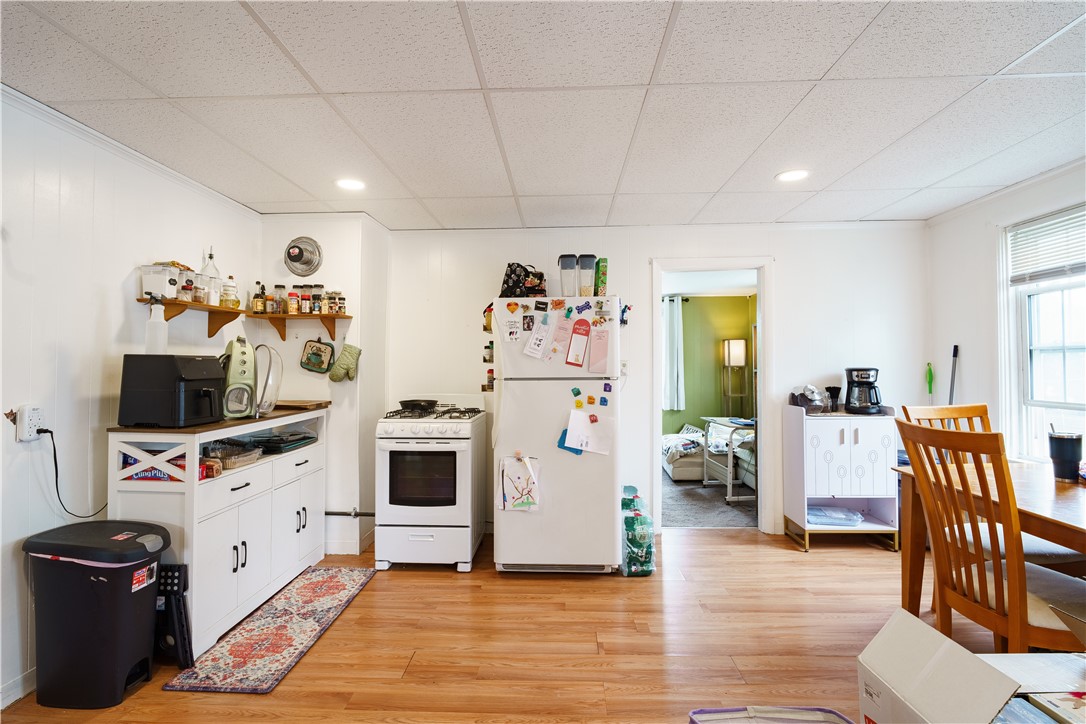 32 Bouvier Avenue 3
