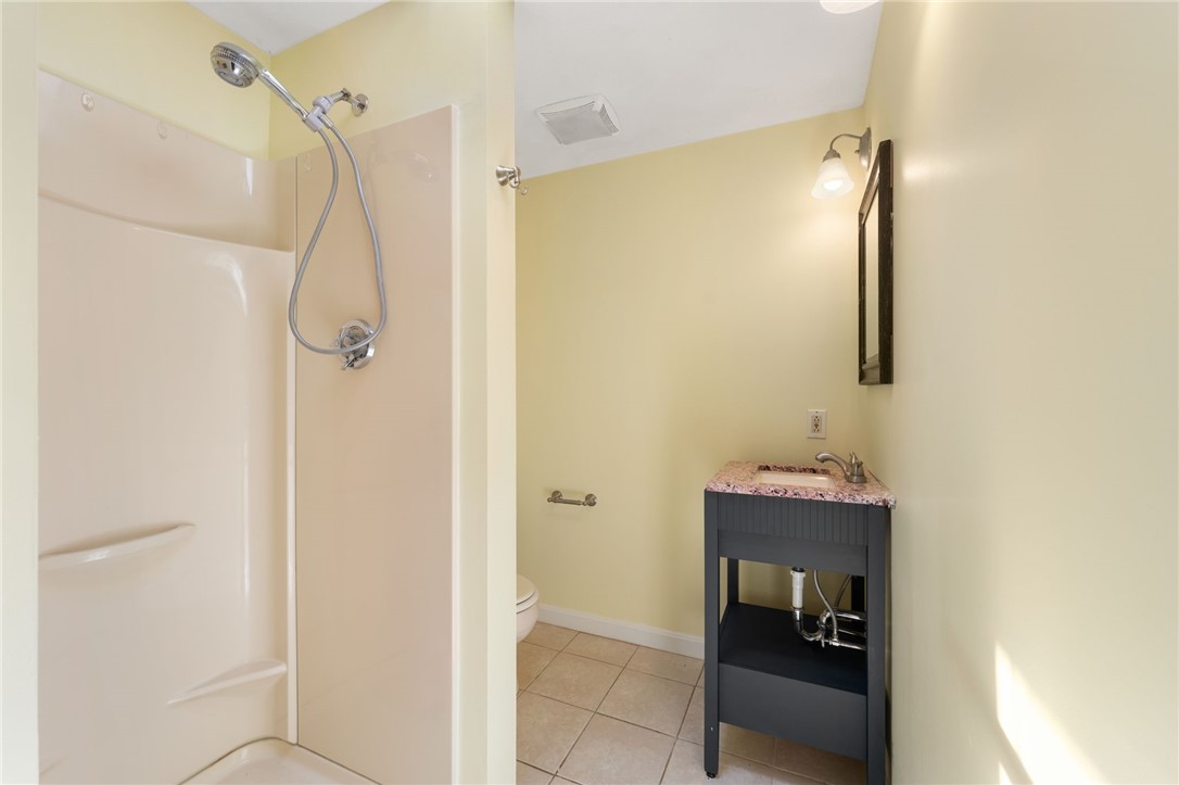 Richmond, Rhode Island 02892, United States, 3 Bedrooms Bedrooms, ,2 BathroomsBathrooms,Residential,Pending,186247