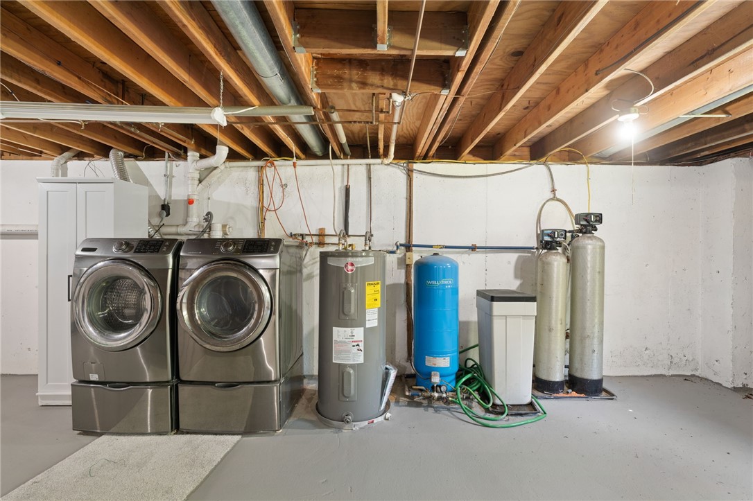 Richmond, Rhode Island 02892, United States, 3 Bedrooms Bedrooms, ,2 BathroomsBathrooms,Residential,Pending,186247