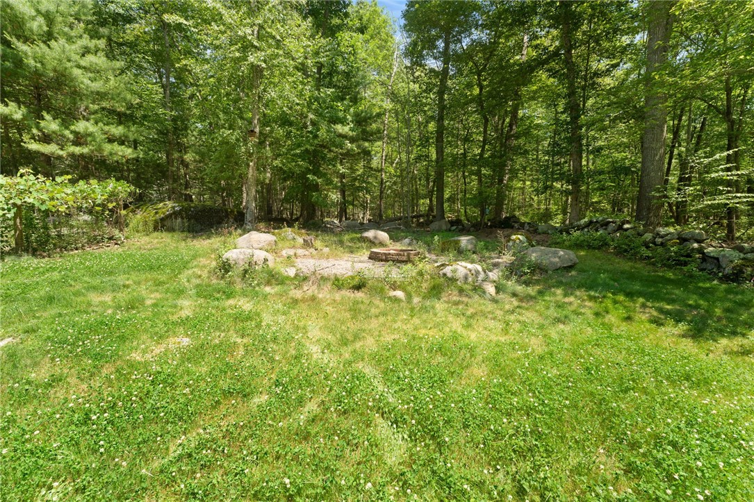 Richmond, Rhode Island 02892, United States, 3 Bedrooms Bedrooms, ,2 BathroomsBathrooms,Residential,Pending,186247