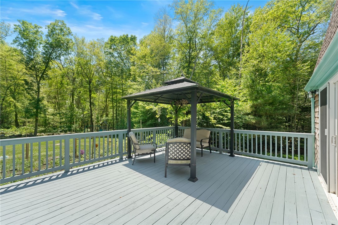 Richmond, Rhode Island 02892, United States, 3 Bedrooms Bedrooms, ,2 BathroomsBathrooms,Residential,Pending,186247