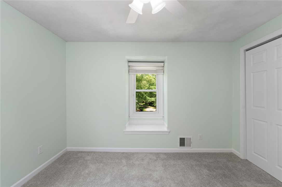 Richmond, Rhode Island 02892, United States, 3 Bedrooms Bedrooms, ,2 BathroomsBathrooms,Residential,Pending,186247