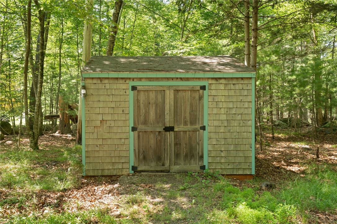 Richmond, Rhode Island 02892, United States, 3 Bedrooms Bedrooms, ,2 BathroomsBathrooms,Residential,Pending,186247