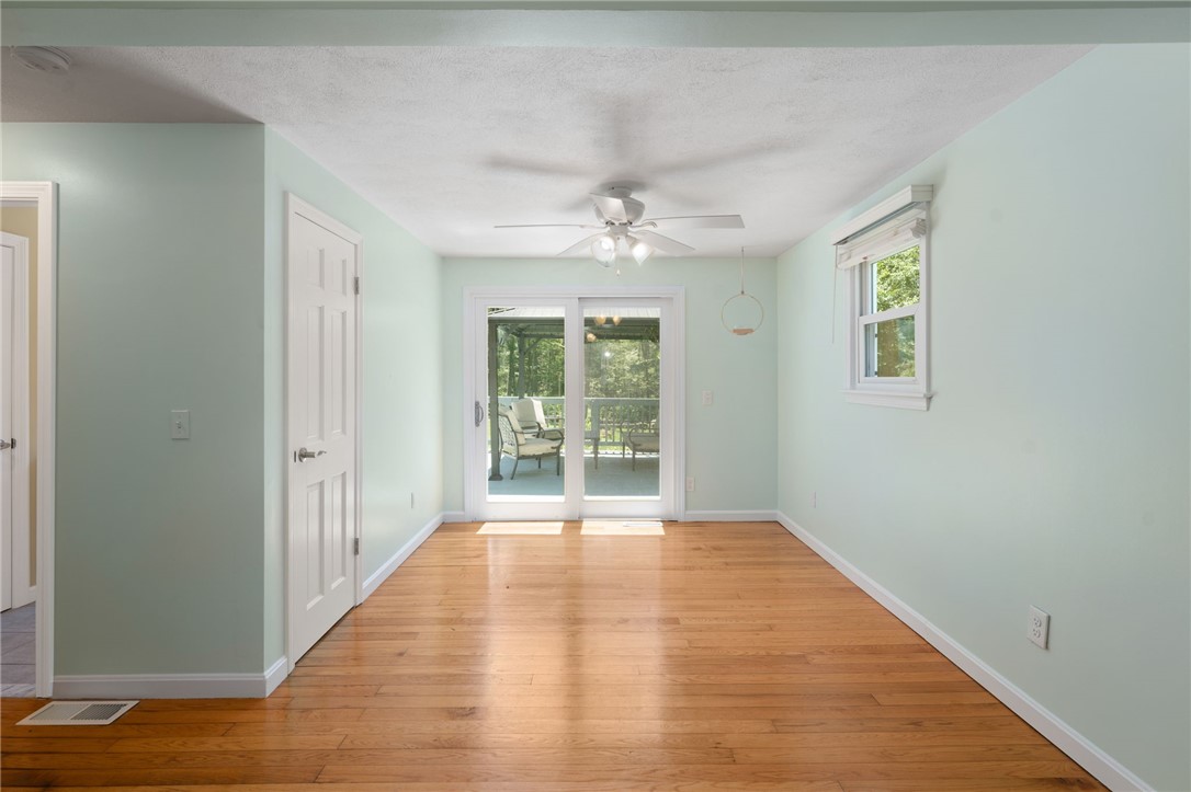 Richmond, Rhode Island 02892, United States, 3 Bedrooms Bedrooms, ,2 BathroomsBathrooms,Residential,Pending,186247