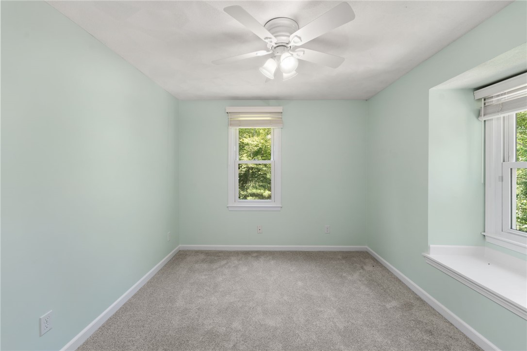 Richmond, Rhode Island 02892, United States, 3 Bedrooms Bedrooms, ,2 BathroomsBathrooms,Residential,Pending,186247