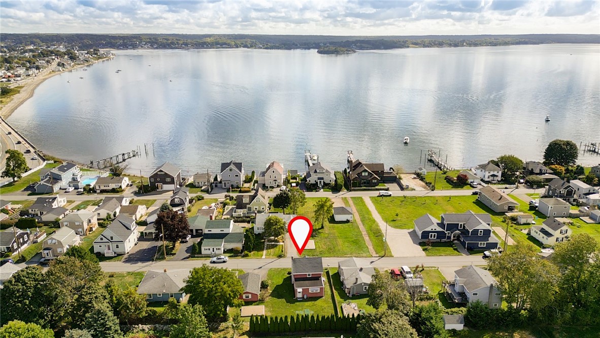 45 Narragansett Avenue