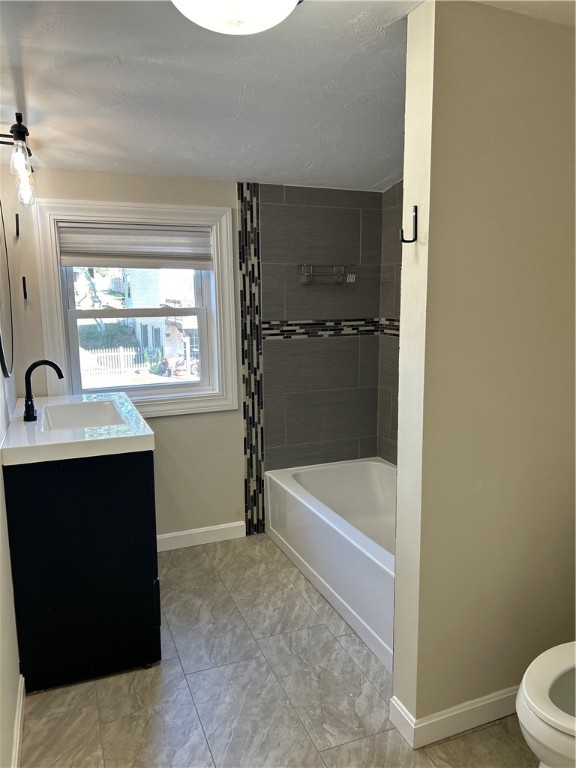 Cumberland, Rhode Island 02864, United States, 3 Bedrooms Bedrooms, ,2 BathroomsBathrooms,Residential,Active,27710