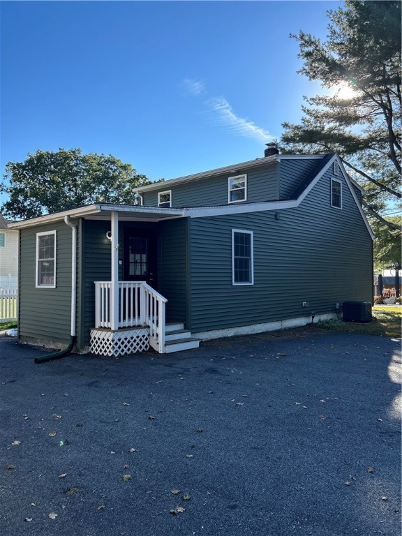 Cumberland, Rhode Island 02864, United States, 3 Bedrooms Bedrooms, ,2 BathroomsBathrooms,Residential,Active,27710