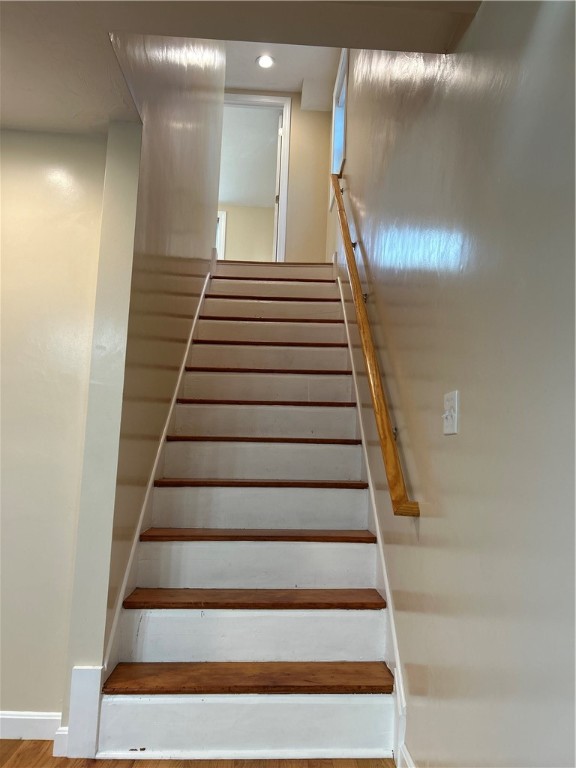 Cumberland, Rhode Island 02864, United States, 3 Bedrooms Bedrooms, ,2 BathroomsBathrooms,Residential,Active,27710