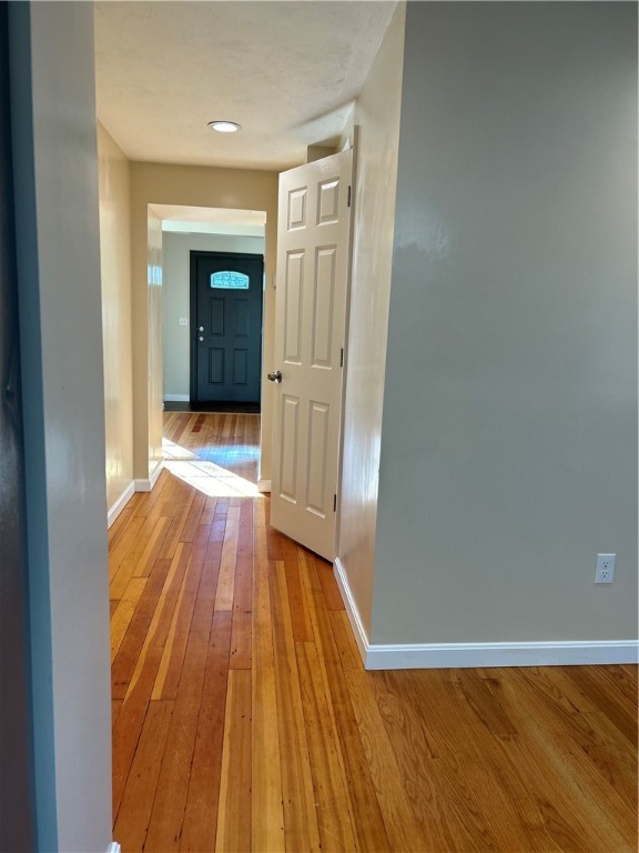 Cumberland, Rhode Island 02864, United States, 3 Bedrooms Bedrooms, ,2 BathroomsBathrooms,Residential,Active,27710