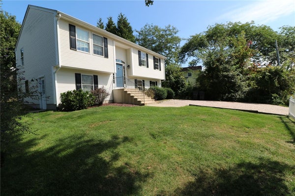 22 FAIRWAY DR, NARRAGANSETT, RI 02882 - Image 301e1e8227f7ca2f1ebabdbfe7e8aa75/1684551343
