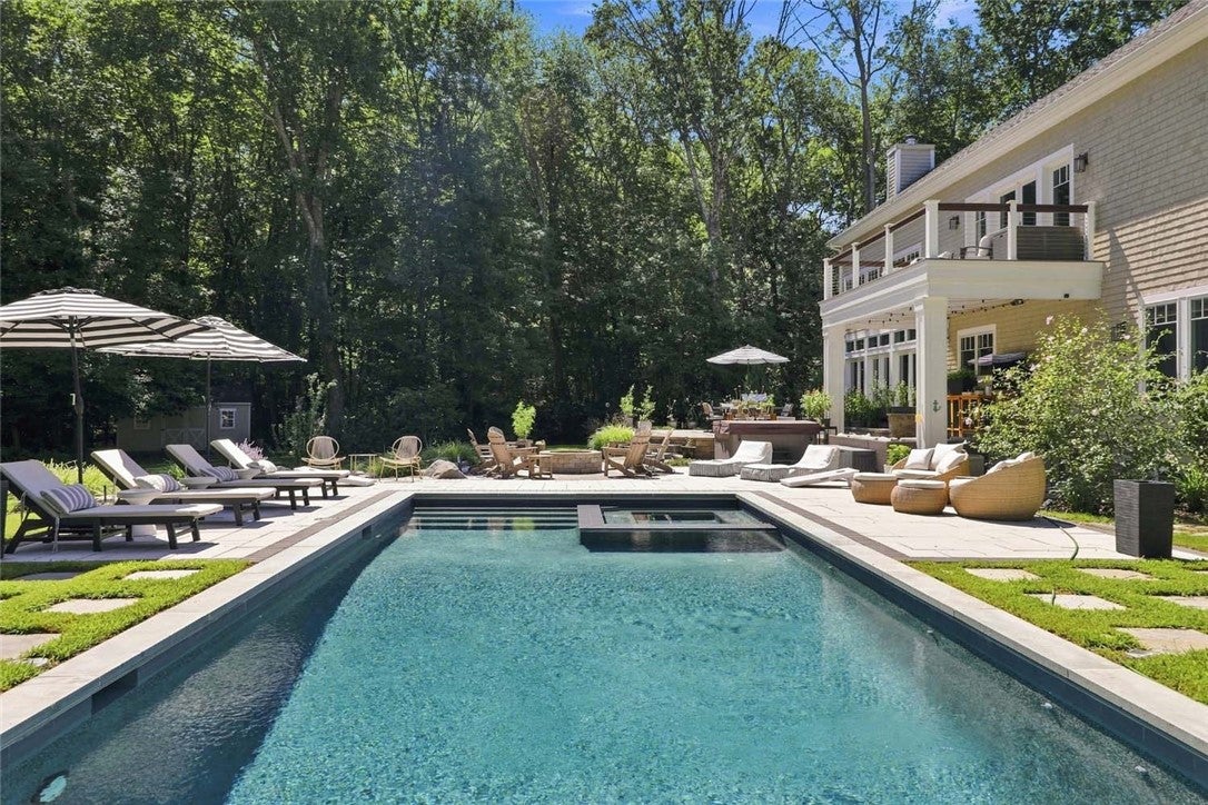 250 West Reach Drive