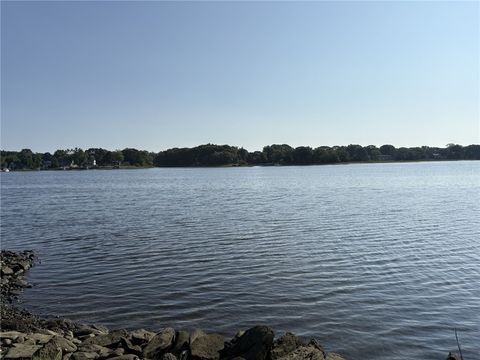 351 COUNTY Road Barrington RI 02806