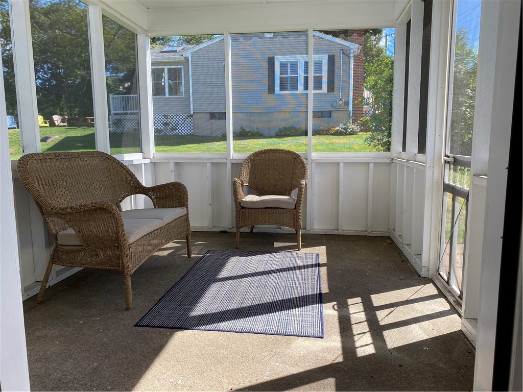 Narragansett, Rhode Island 02882, United States, 2 Bedrooms Bedrooms, ,1 BathroomBathrooms,Residential,Active,102531