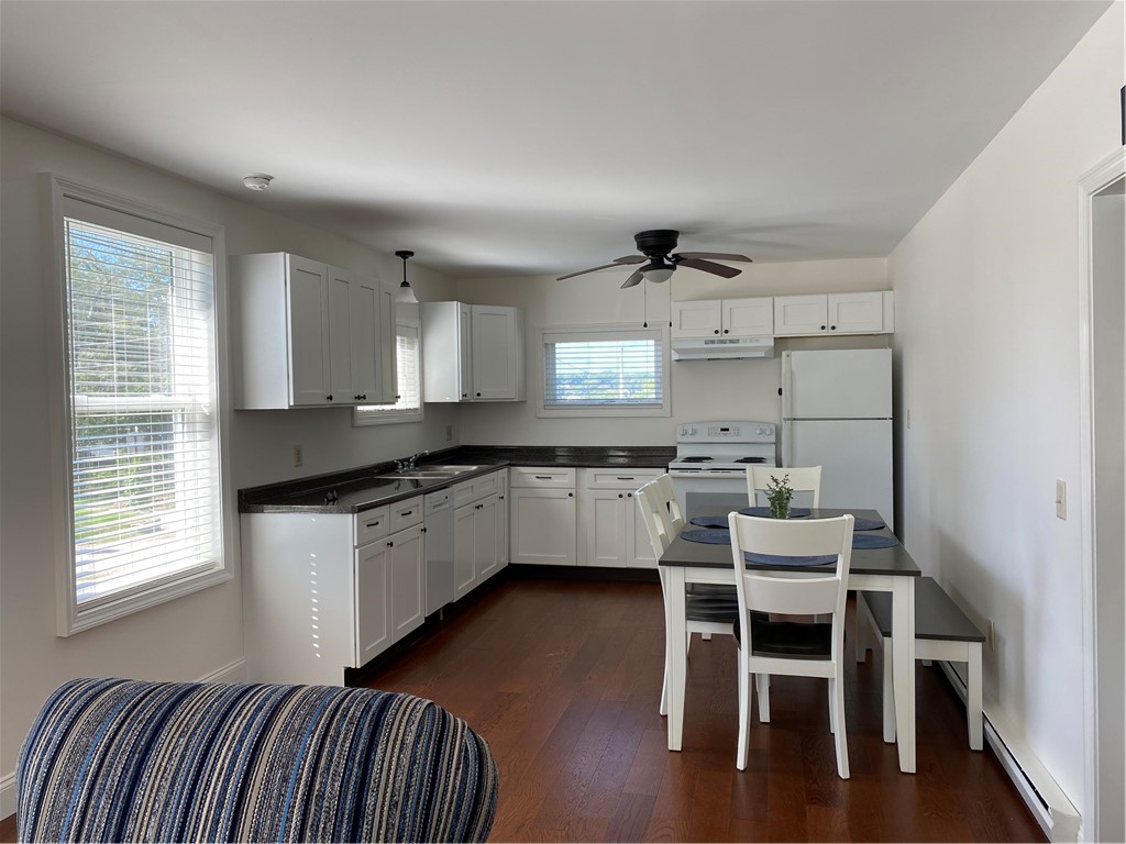 Narragansett, Rhode Island 02882, United States, 2 Bedrooms Bedrooms, ,1 BathroomBathrooms,Residential,Active,102531