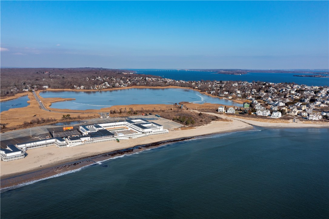 Narragansett, Rhode Island 02882, United States, 2 Bedrooms Bedrooms, ,1 BathroomBathrooms,Residential,Active,102531