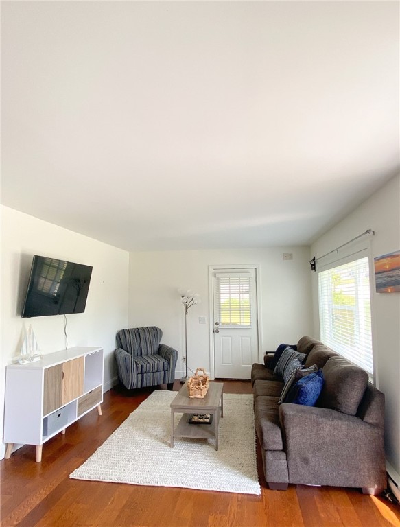 Narragansett, Rhode Island 02882, United States, 2 Bedrooms Bedrooms, ,1 BathroomBathrooms,Residential,Active,102531