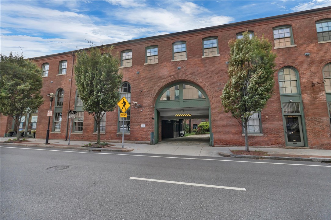 555 S Water Street 325