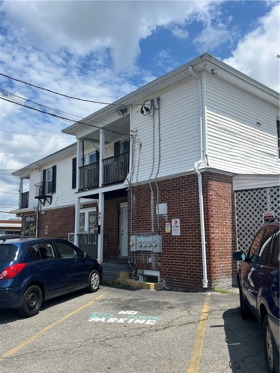 877 Central Avenue