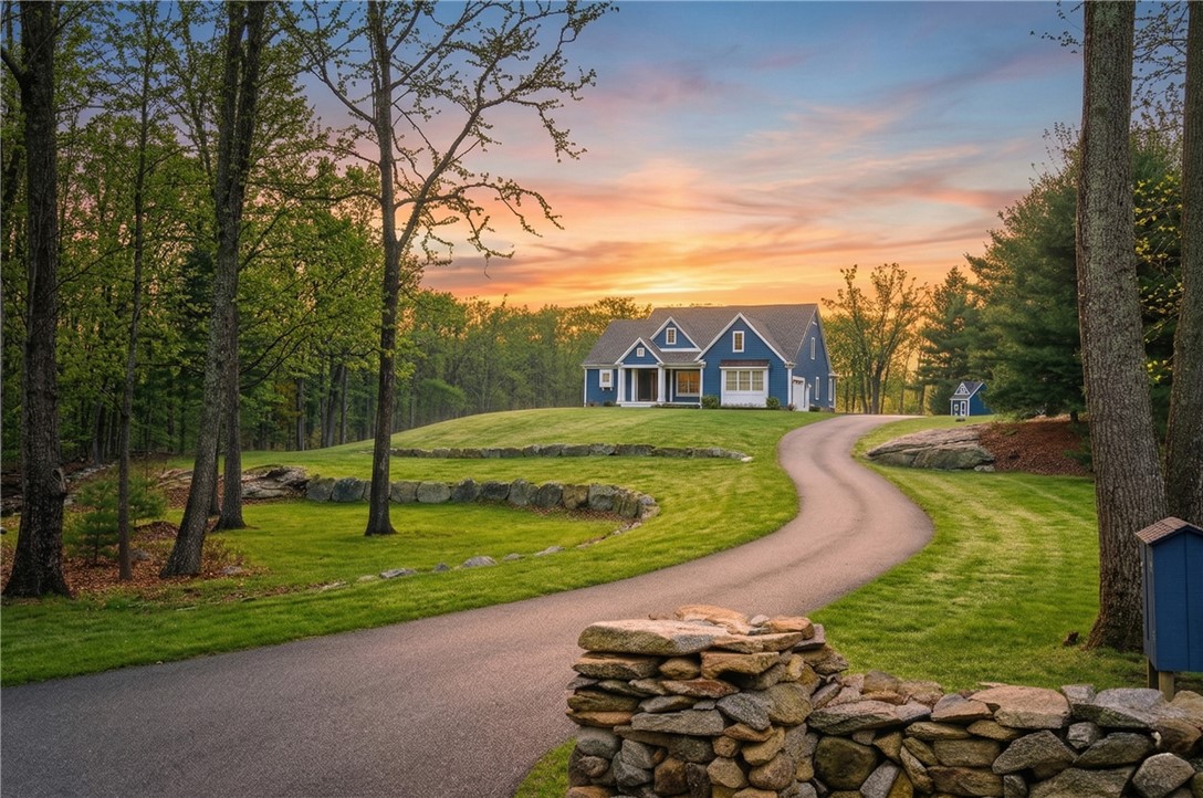 Smithfield, Rhode Island, 02917, United States, 3 Bedrooms Bedrooms, ,2 BathroomsBathrooms,Residential,Active,2032916