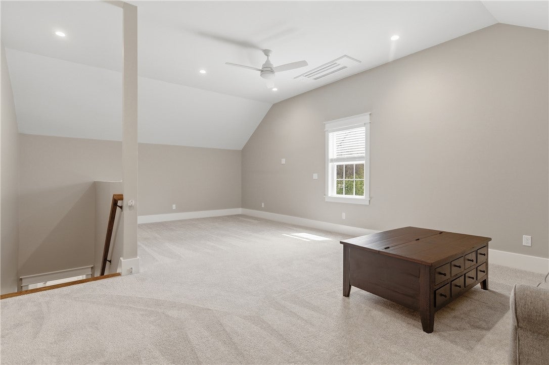 Smithfield, Rhode Island, 02917, United States, 3 Bedrooms Bedrooms, ,2 BathroomsBathrooms,Residential,Active,2032916