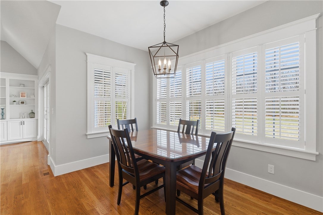 Smithfield, Rhode Island, 02917, United States, 3 Bedrooms Bedrooms, ,2 BathroomsBathrooms,Residential,Active,2032916