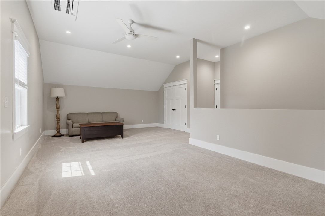 Smithfield, Rhode Island, 02917, United States, 3 Bedrooms Bedrooms, ,2 BathroomsBathrooms,Residential,Active,2032916
