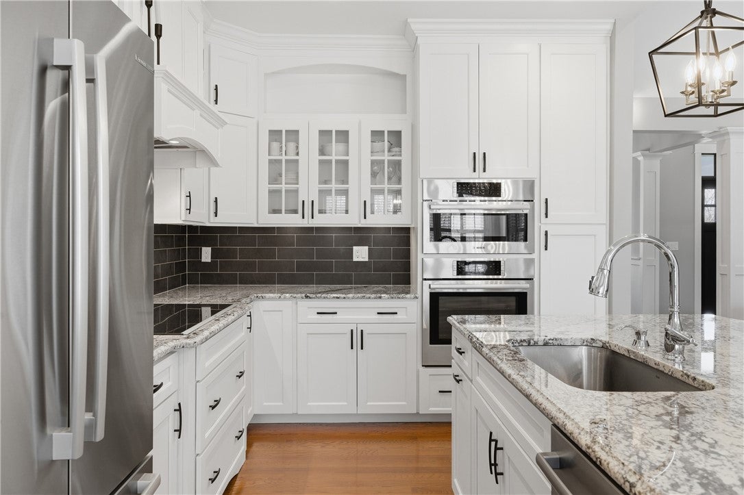 Smithfield, Rhode Island, 02917, United States, 3 Bedrooms Bedrooms, ,2 BathroomsBathrooms,Residential,Active,2032916
