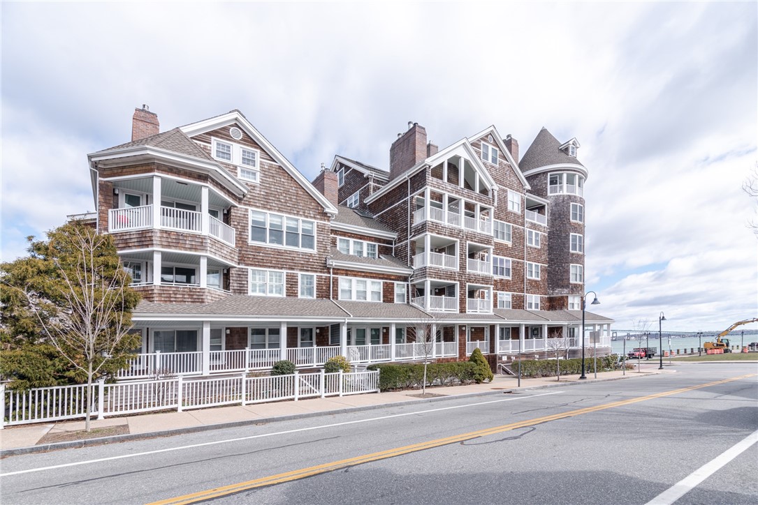 53 Conanicus Avenue 2G