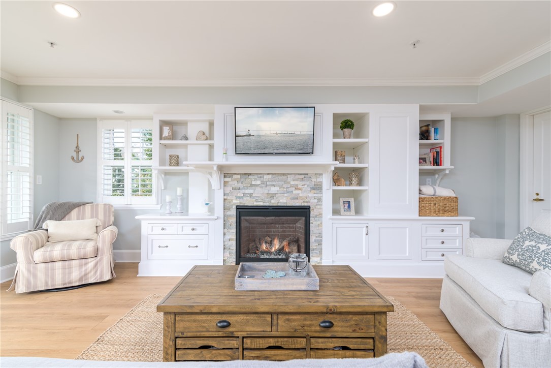 53 Conanicus Avenue 2G