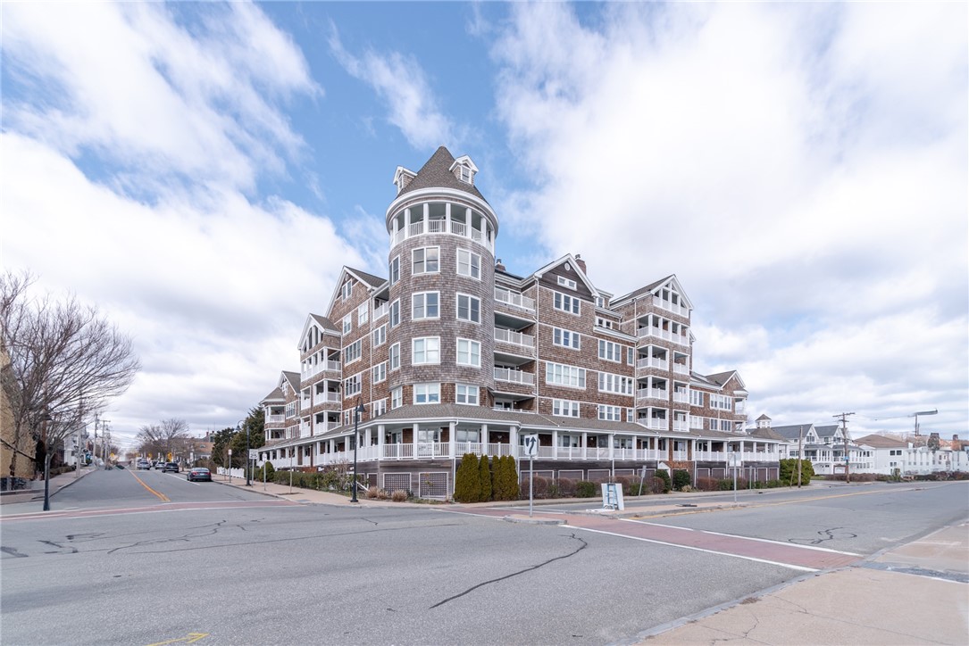 53 Conanicus Avenue 2G