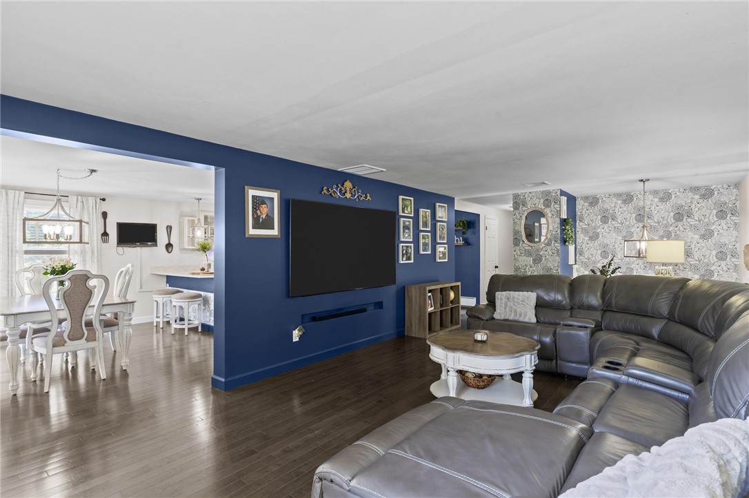 99 Tanglewood Drive