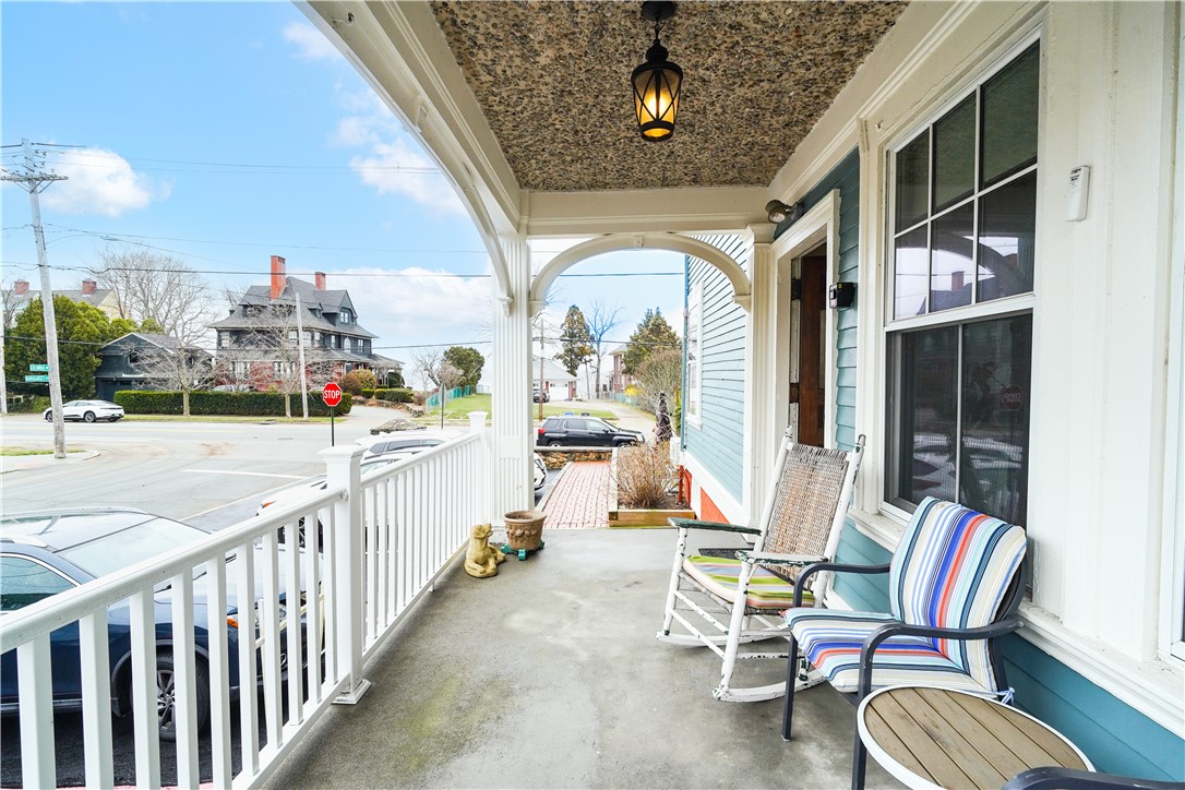 1291 Narragansett Boulevard 3