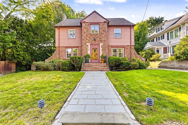 49 LAUREL AVE, PROVIDENCE, RI 02906 - Image 32b4f92871c8c2dbf4bf8d0c93eaedfb/3957587475