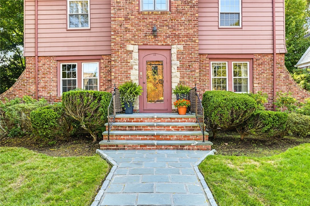 49 Laurel Avenue
