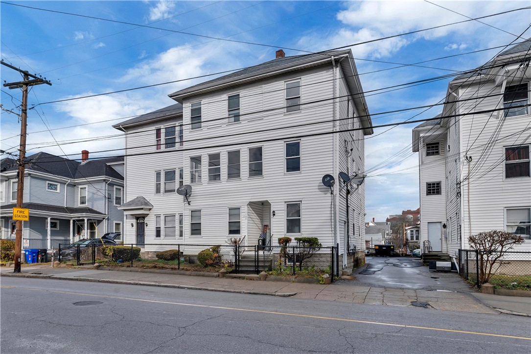 135 Illinois Street 2