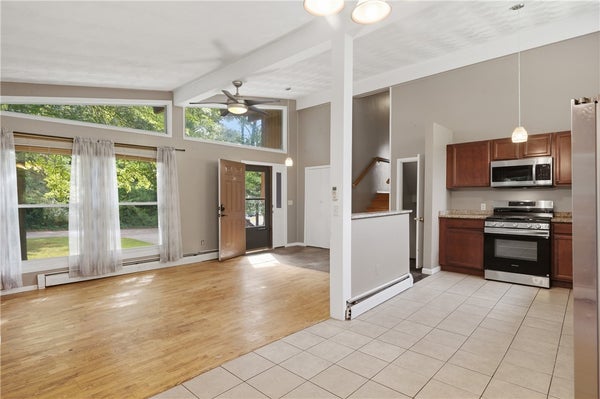 36 WENTWORTH ST, NORTH PROVIDENCE, RI 02904 - Image 3334f9b9aadfe021ee123bfd16c2dcc7/3207842131