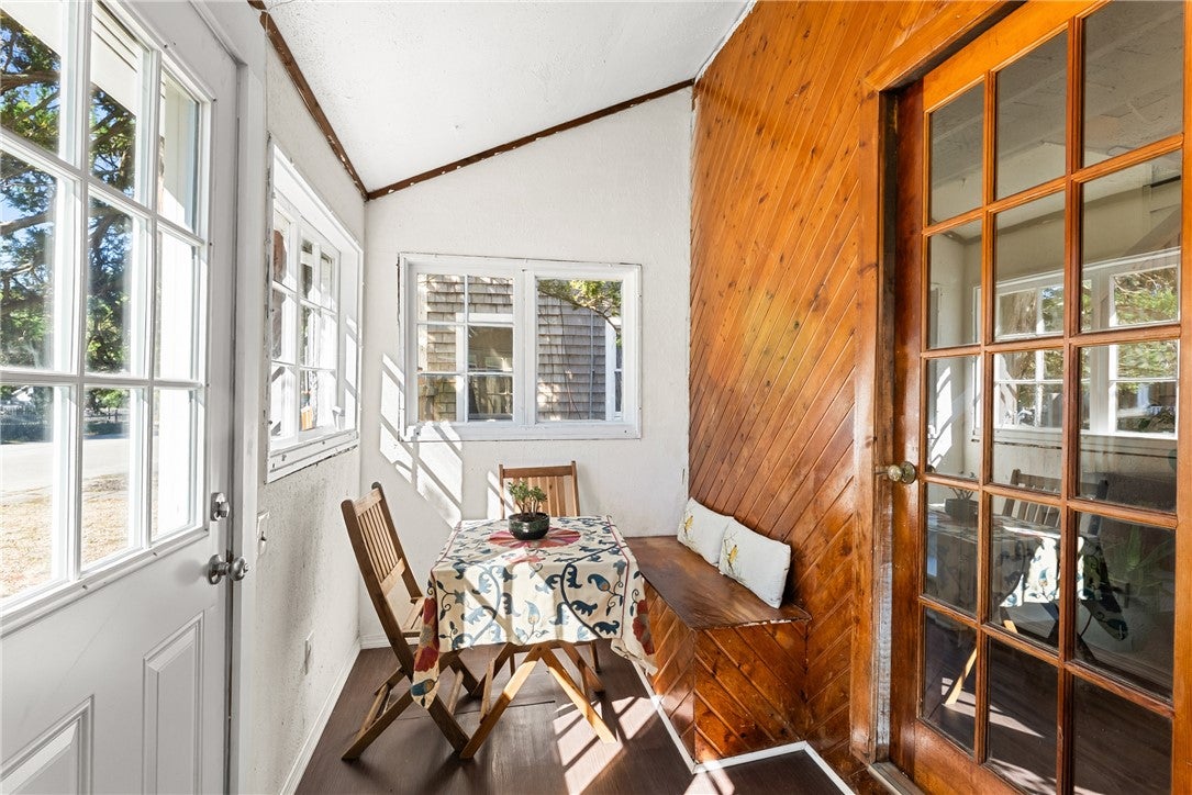31 Blanding Avenue