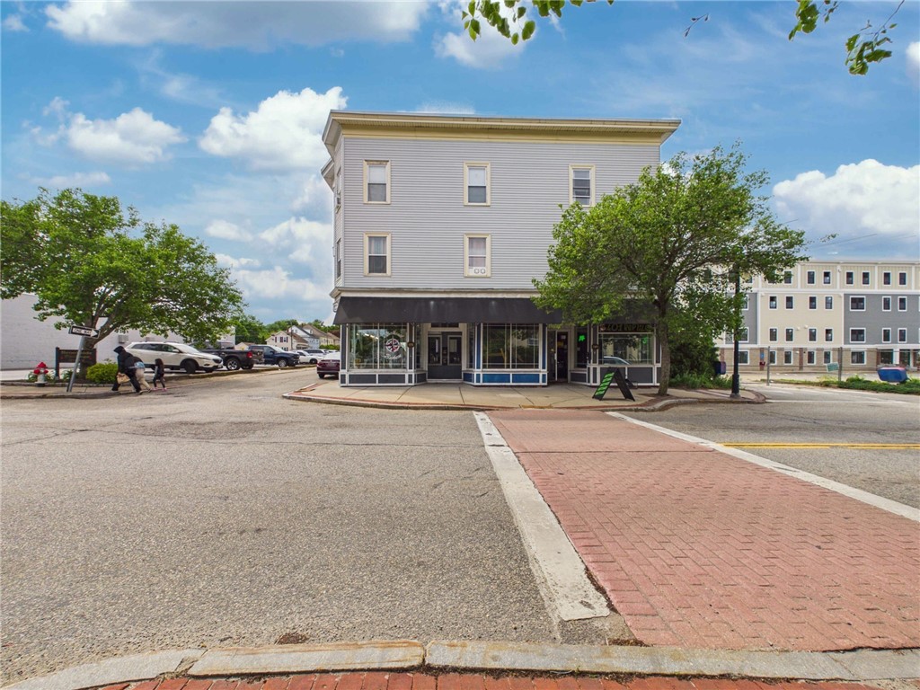 1189 Main Street