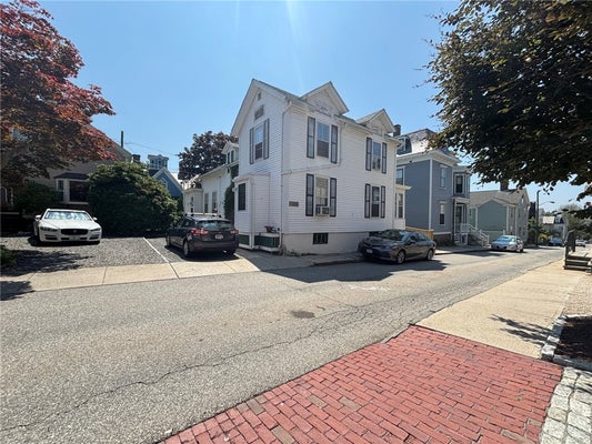 107 PROSPECT HILL ST # 3, NEWPORT, RI 02840 - Image 3411afd8e340eebfb0397c32a61eef52/31923086