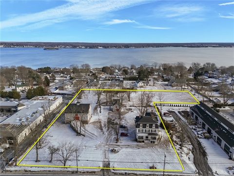 2967 East Main Road Portsmouth RI 02871