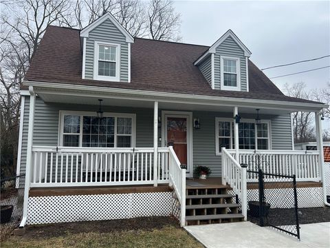 11 Woodside Avenue Cumberland RI 02864