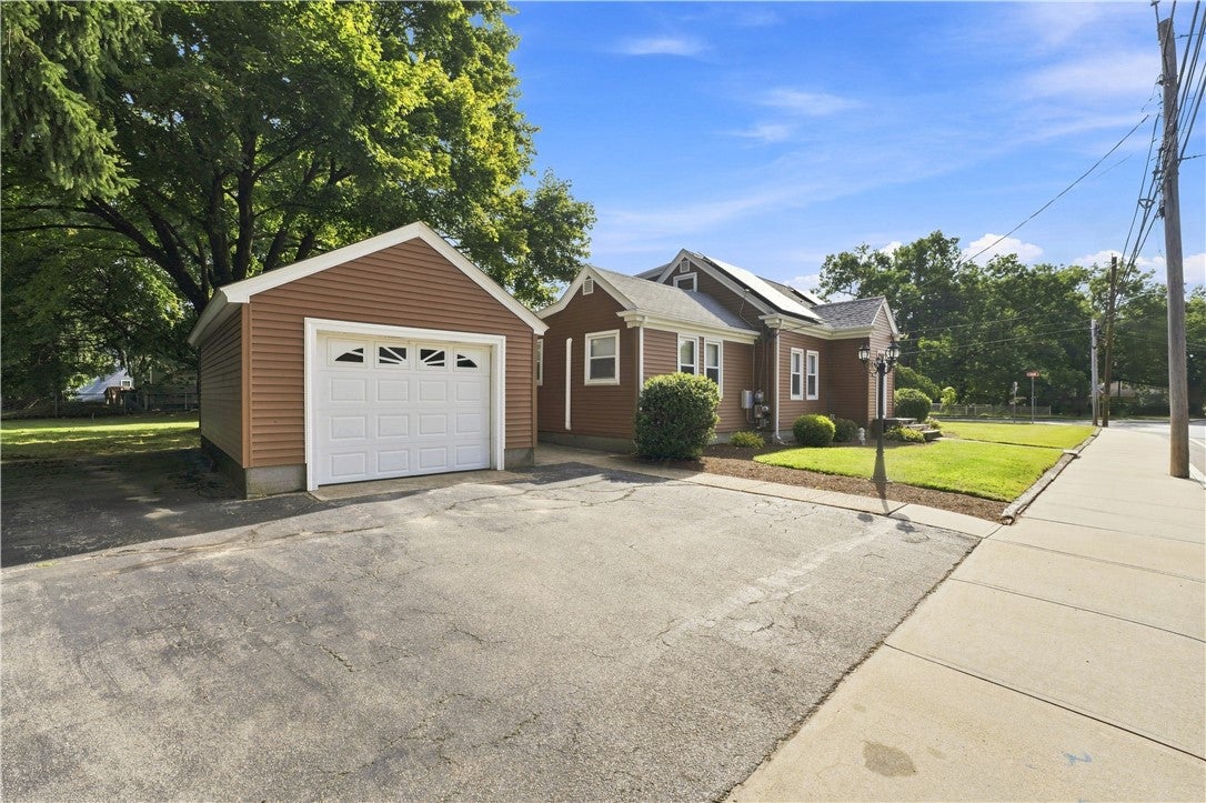 357 Old River Road