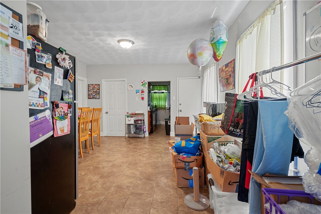 158 Newell Avenue 160